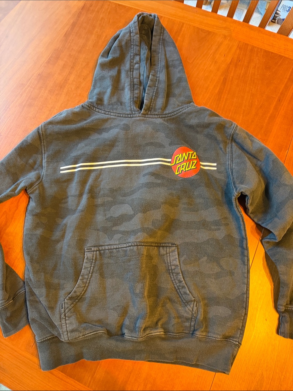 Santa Cruz Skateboards youth size large Hooded Charcoal Camo